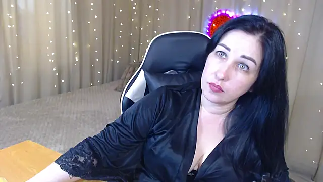 Snapshot of JillStevens chatting on February 9, 2026, 8:51 am JillStevens online show from February 9, 2026, 8:51 am