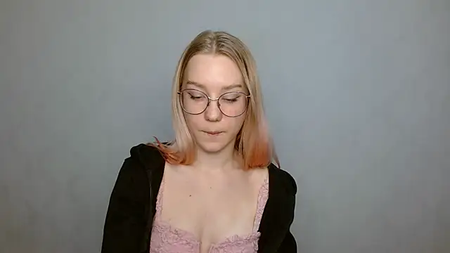 Snapshot of cindi_hot chatting on January 4, 2025, 12:27 pm cindi hot online show from January 4, 2025, 12:27 pm