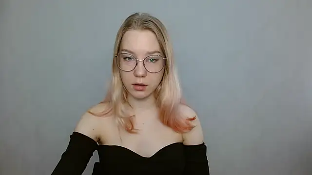 Snapshot of cindi_hot chatting on January 14, 2025, 8:31 am cindi hot online show from January 14, 2025, 8:31 am