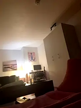 Milkasahne64 online show from November 27, 2025, 9:50 pm