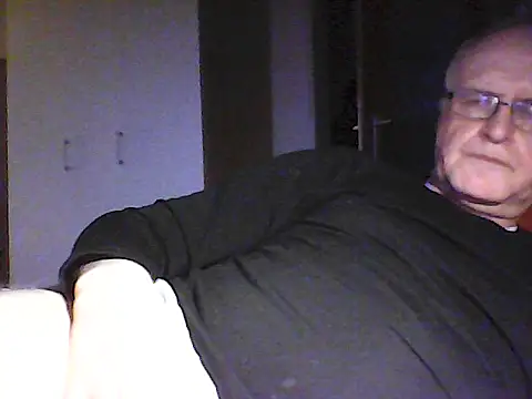 Milkasahne64 online show from March 9, 2026, 5:50 pm