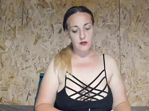Cristina311219 online show from June 1, 2026, 10:33 pm