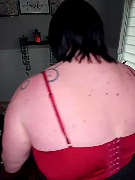 -BonnieBlack- online show from October 7, 2025, 7:38 am