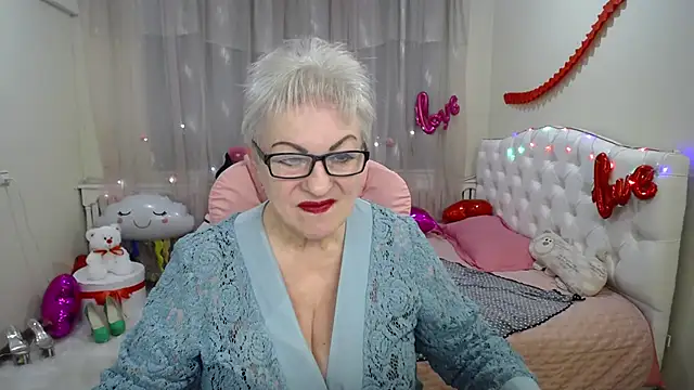 KayleSmoll online show from March 5, 2025, 10:21 pm