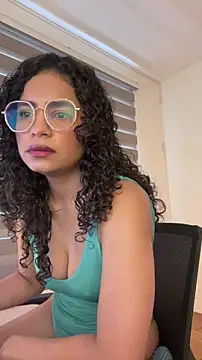 cinnamon rosa online show from January 15, 2026, 4:11 pm