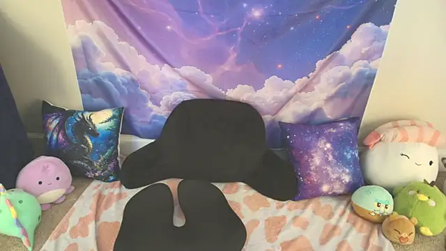 MilkyBunny online show from April 10, 2026, 5:17 pm