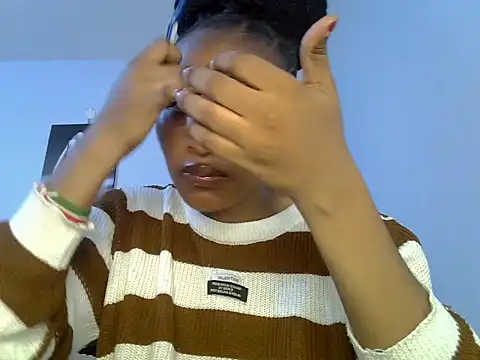 cute-alexis online show from April 7, 2026, 8:37 am