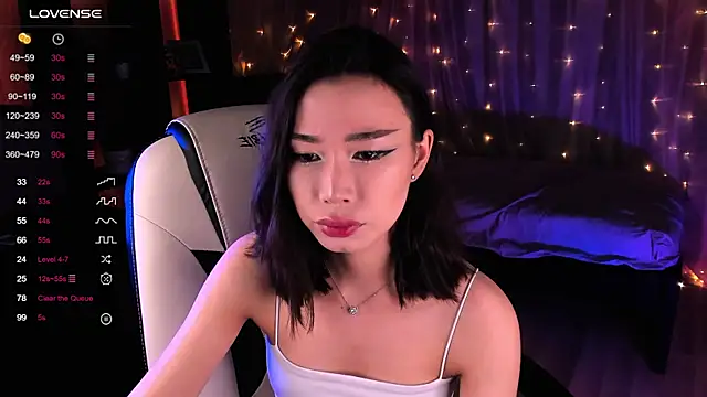 Snapshot of sensualily chatting on December 15, 2024, 5:20 pm sensualily online show from December 15, 2024, 5:20 pm