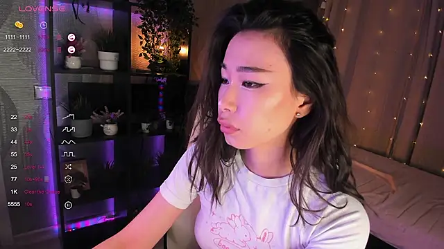 Snapshot of sensualily chatting on October 9, 2025, 2:15 pm sensualily online show from October 9, 2025, 2:15 pm