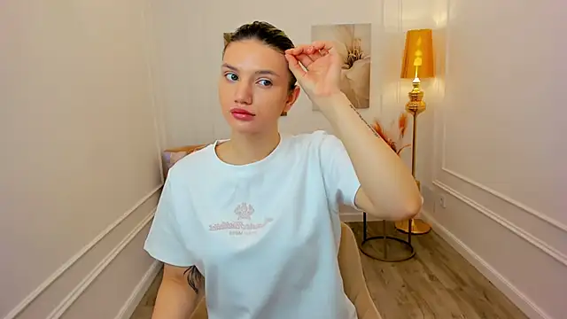 SelenaeMoore online show from April 2, 2026, 3:26 am