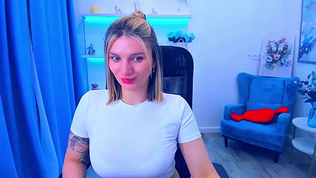 SelenaeMoore online show from May 24, 2026, 6:35 pm