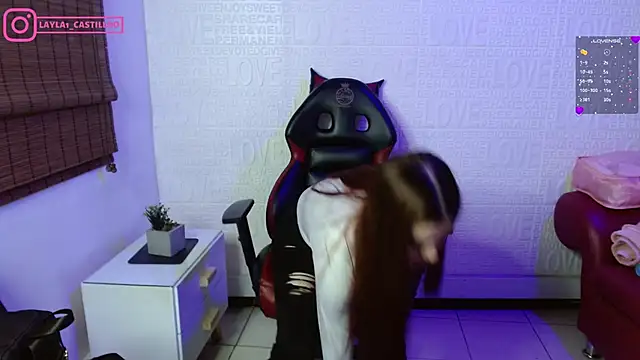 Layla castilloo online show from February 5, 2025, 8:14 pm