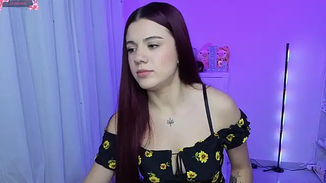 Snapshot of Layla_castilloo chatting on June 25, 2026, 2:22 am Layla castilloo online show from June 25, 2026, 2:22 am