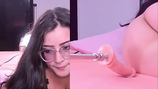 Kinky Cloe online show from November 24, 2025, 7:35 pm