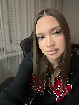 bunnyrich online show from November 23, 2025, 9:47 pm