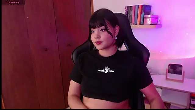 SusyAlvarez online show from November 27, 2025, 9:17 pm