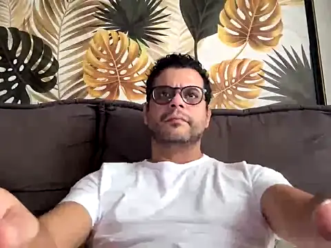 Snapshot of HornyBeachBoyBR chatting on May 30, 2026, 7:22 pm HornyBeachBoyBR online show from May 30, 2026, 7:22 pm