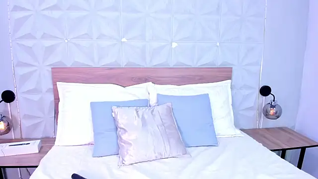 Stacey white  online show from April 9, 2026, 8:03 pm