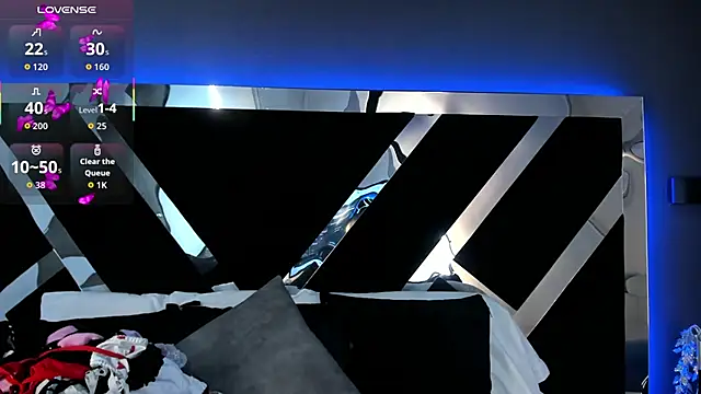 AmmyJones  online show from December 18, 2025, 7:31 pm