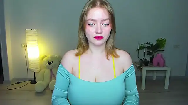 AidaPerry online show from September 13, 2025, 5:57 pm