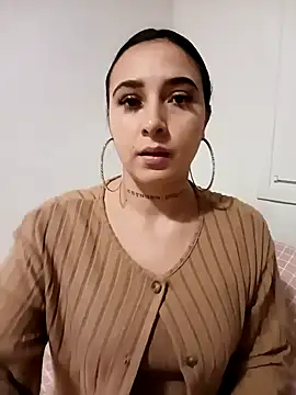 Juanamd1 online show from December 3, 2024, 8:27 am