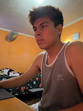 diegotorresd2312 online show from February 8, 2026, 7:34 am