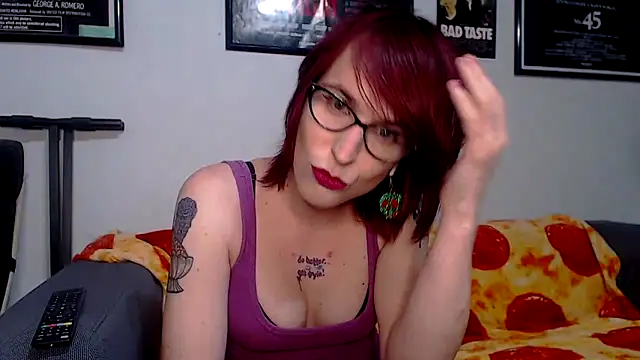 Snapshot of RyffBurnz chatting on April 9, 2026, 12:21 am RyffBurnz online show from April 9, 2026, 12:21 am