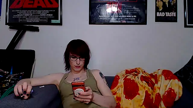 Snapshot of RyffBurnz chatting on April 28, 2026, 11:32 pm RyffBurnz online show from April 28, 2026, 11:32 pm