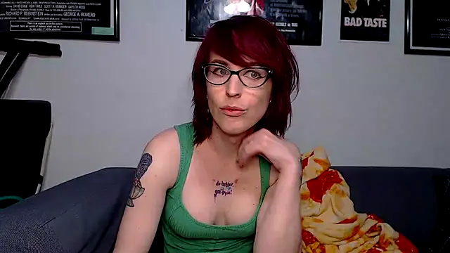 Snapshot of RyffBurnz chatting on May 1, 2026, 12:48 am RyffBurnz online show from May 1, 2026, 12:48 am