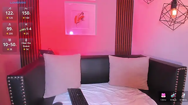 Nahiajhonson  online show from December 4, 2025, 1:31 pm