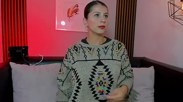 Nahiajhonson  online show from February 21, 2026, 12:50 pm