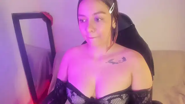 Snapshot of iambrihana chatting on February 11, 2025, 12:49 am iambrihana online show from February 11, 2025, 12:49 am
