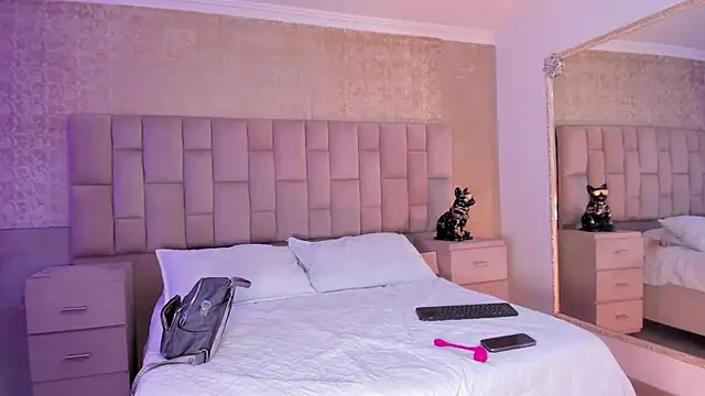 Snapshot of EmmaTorres_ chatting on January 12, 2025, 2:45 am EmmaTorres  online show from January 12, 2025, 2:45 am