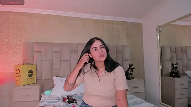 Snapshot of EmmaTorres_ chatting on January 17, 2025, 8:55 pm EmmaTorres  online show from January 17, 2025, 8:55 pm