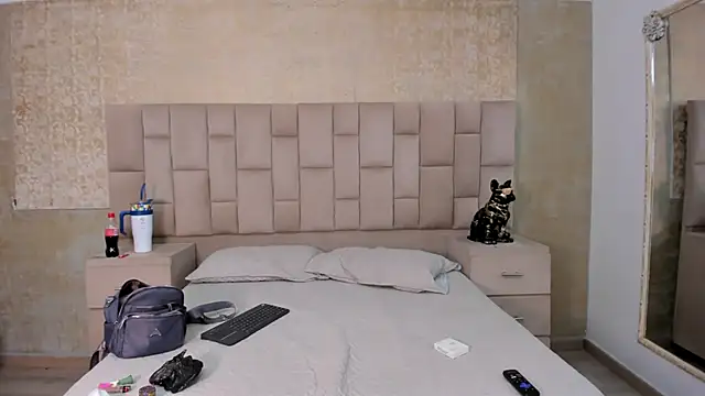 Snapshot of EmmaTorres_ chatting on January 31, 2025, 10:21 pm EmmaTorres  online show from January 31, 2025, 10:21 pm