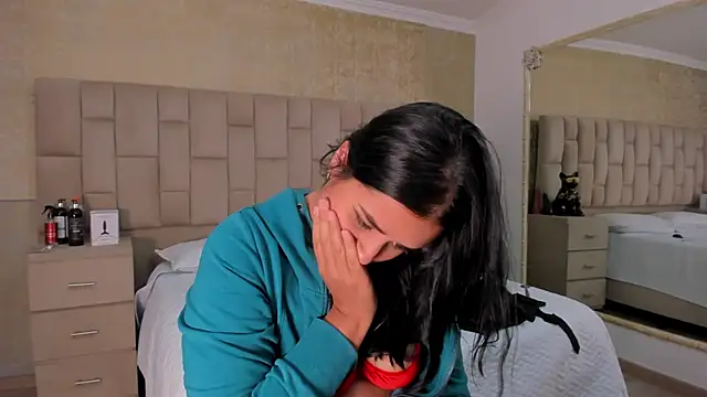 Snapshot of EmmaTorres_ chatting on February 4, 2025, 1:13 am EmmaTorres  online show from February 4, 2025, 1:13 am