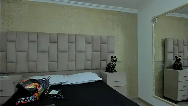 Snapshot of EmmaTorres_ chatting on February 10, 2025, 8:31 pm EmmaTorres  online show from February 10, 2025, 8:31 pm