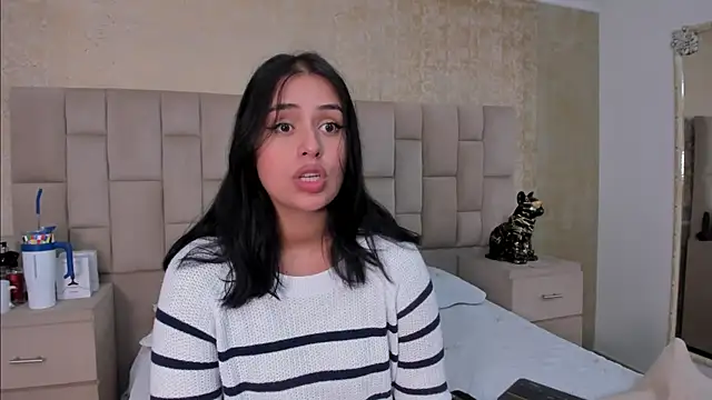 Snapshot of EmmaTorres_ chatting on February 11, 2025, 9:25 pm EmmaTorres  online show from February 11, 2025, 9:25 pm