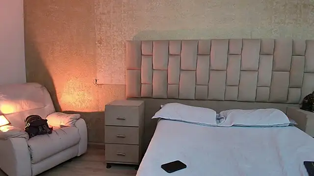 Snapshot of EmmaTorres_ chatting on March 21, 2025, 8:40 pm EmmaTorres  online show from March 21, 2025, 8:40 pm