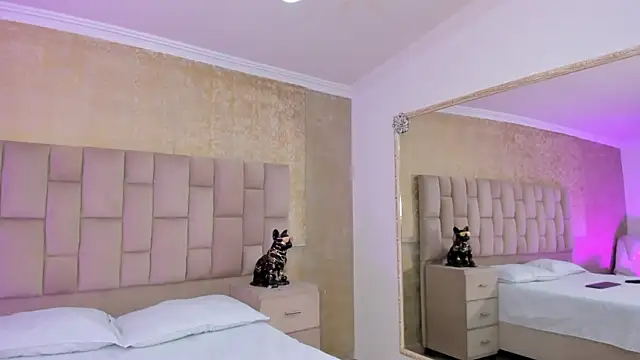 Snapshot of EmmaTorres_ chatting on March 23, 2025, 3:54 am EmmaTorres  online show from March 23, 2025, 3:54 am