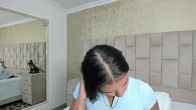 Snapshot of EmmaTorres_ chatting on September 13, 2025, 8:41 pm EmmaTorres  online show from September 13, 2025, 8:41 pm