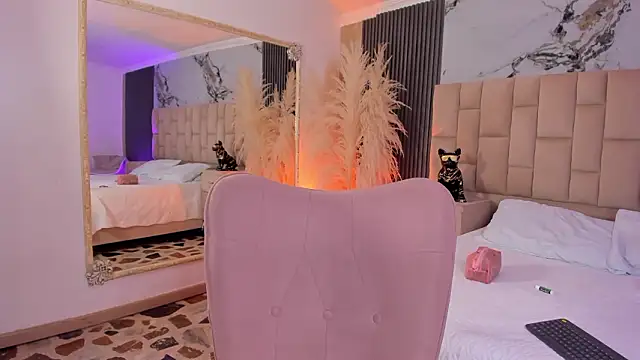 EmmaTorres  online show from February 25, 2026, 10:08 pm