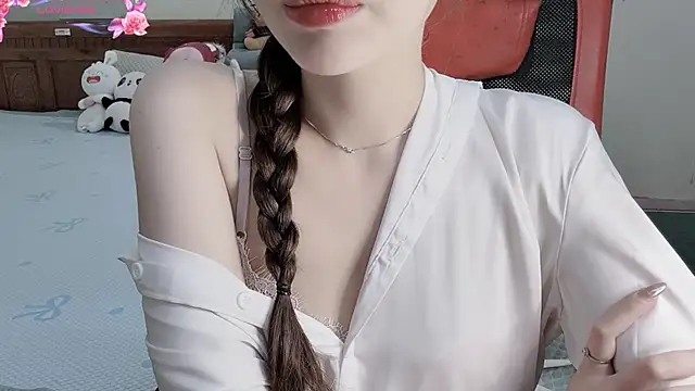 TrinhH Nabbi online show from April 11, 2026, 1:37 pm