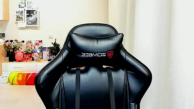 Sm0ly online show from October 27, 2025, 12:47 am