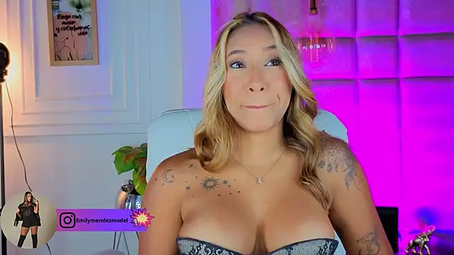 Snapshot of AlessiaLondon chatting on July 13, 2026, 10:18 am AlessiaLondon online show from July 13, 2026, 10:18 am