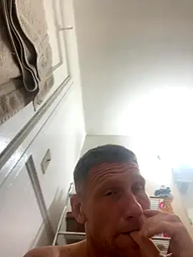 Snapshot of aaronmc311840 chatting on October 1, 2025, 9:37 am aaronmc311840 online show from October 1, 2025, 9:37 am