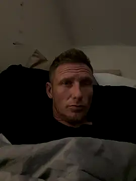 Snapshot of aaronmc311840 chatting on October 3, 2025, 6:43 am aaronmc311840 online show from October 3, 2025, 6:43 am