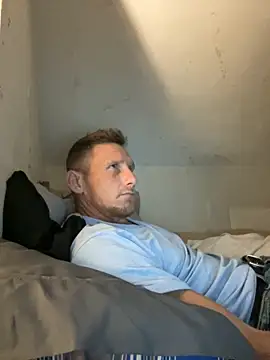 Snapshot of aaronmc311840 chatting on October 4, 2025, 7:06 am aaronmc311840 online show from October 4, 2025, 7:06 am