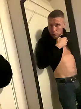 Snapshot of aaronmc311840 chatting on October 25, 2025, 2:52 am aaronmc311840 online show from October 25, 2025, 2:52 am