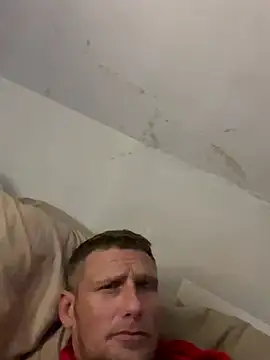 Snapshot of aaronmc311840 chatting on October 27, 2025, 4:38 am aaronmc311840 online show from October 27, 2025, 4:38 am